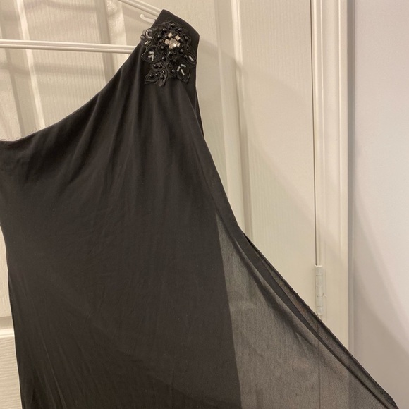 One-shoulder Long Black Gown - Picture 3 of 3